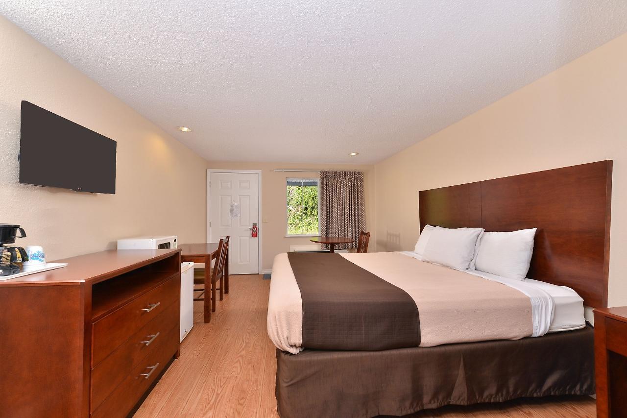 St. Clairsville Americas Best Value Inn & Suites St Clairsville Wheeling מראה חיצוני תמונה