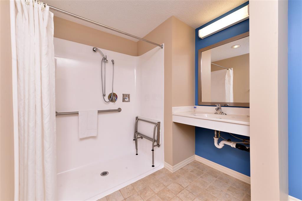 St. Clairsville Americas Best Value Inn & Suites St Clairsville Wheeling חדר תמונה