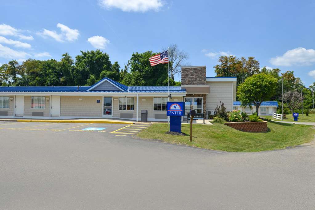 St. Clairsville Americas Best Value Inn & Suites St Clairsville Wheeling מראה חיצוני תמונה