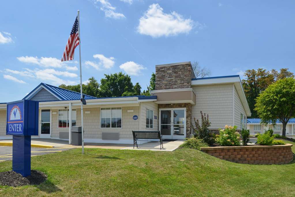 St. Clairsville Americas Best Value Inn & Suites St Clairsville Wheeling מראה חיצוני תמונה