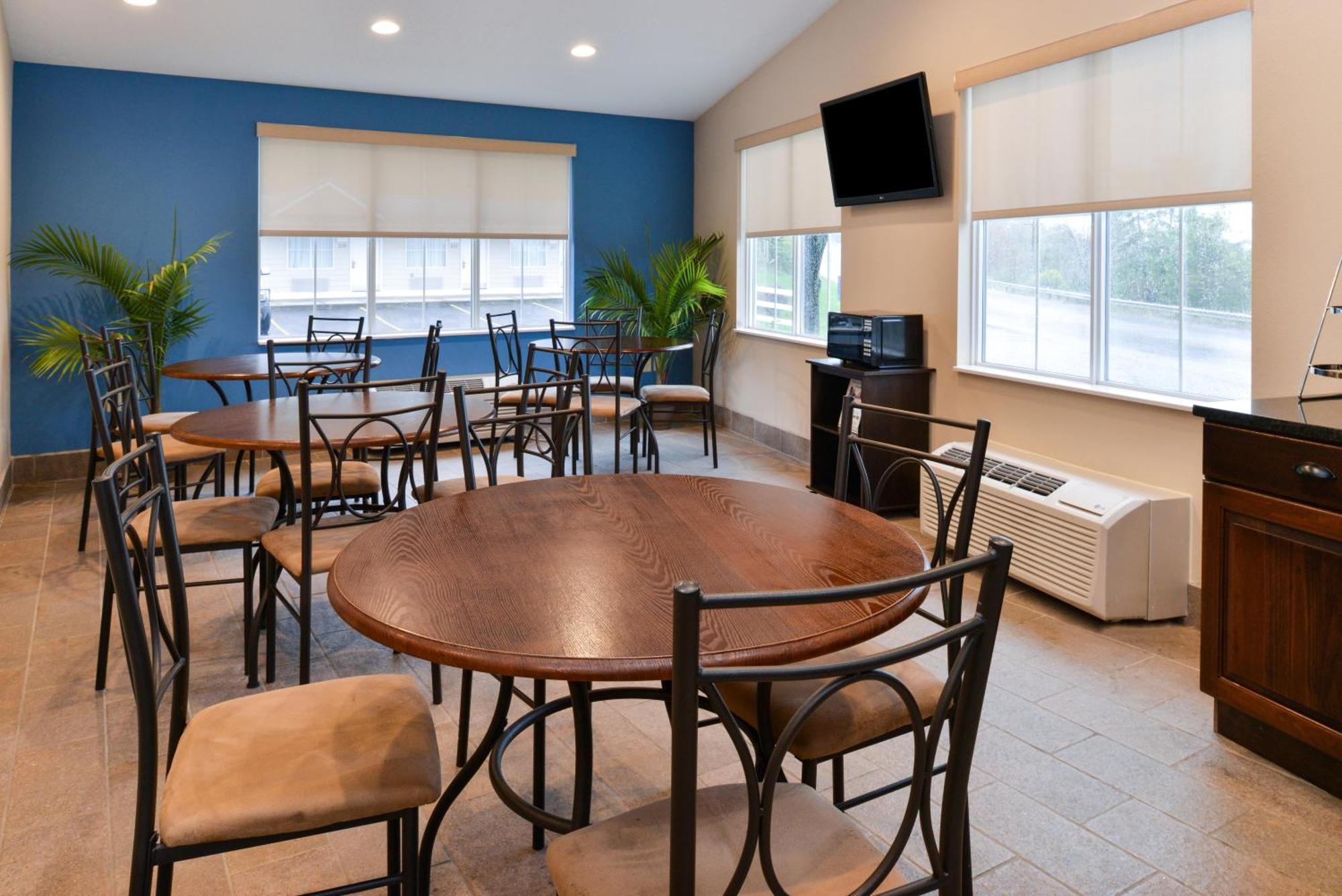 St. Clairsville Americas Best Value Inn & Suites St Clairsville Wheeling מראה חיצוני תמונה