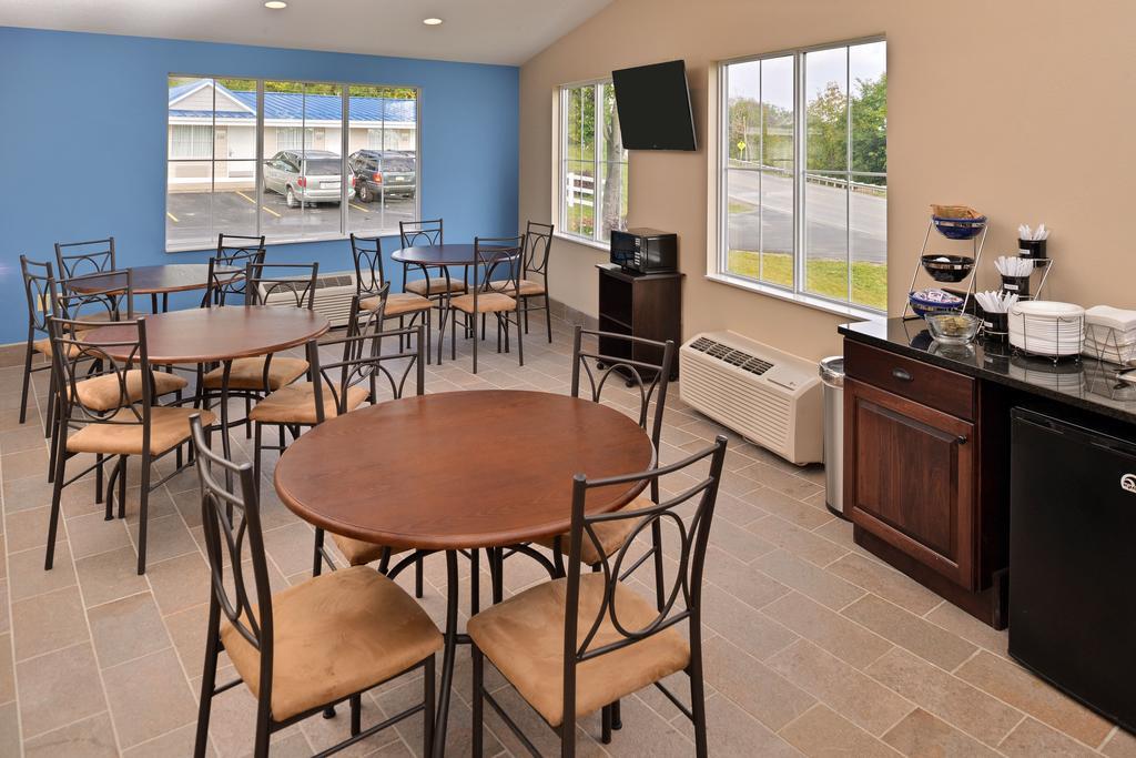 St. Clairsville Americas Best Value Inn & Suites St Clairsville Wheeling מראה חיצוני תמונה