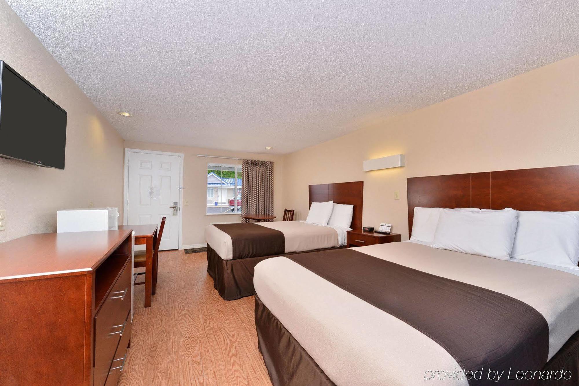 St. Clairsville Americas Best Value Inn & Suites St Clairsville Wheeling מראה חיצוני תמונה