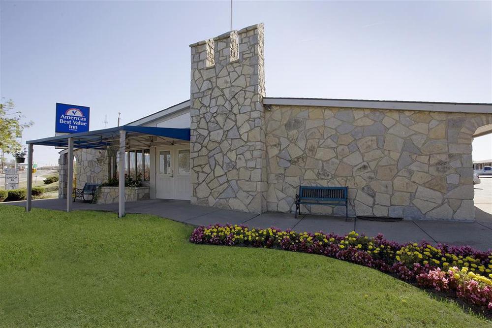 St. Clairsville Americas Best Value Inn & Suites St Clairsville Wheeling מראה חיצוני תמונה