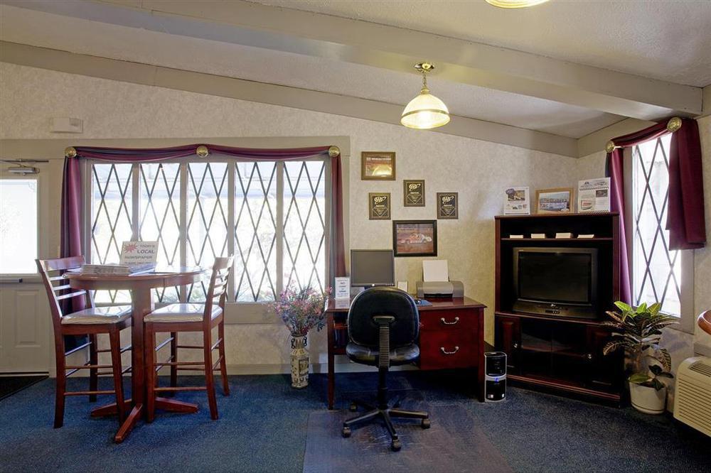 St. Clairsville Americas Best Value Inn & Suites St Clairsville Wheeling מראה פנימי תמונה